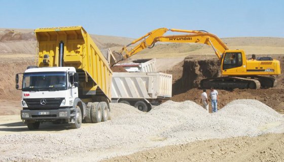 Eski bina yıkımı canlı izleyin iş makineleri çalışmaları